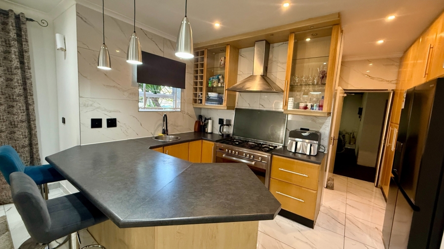 To Let 3 Bedroom Property for Rent in Parklands Western Cape